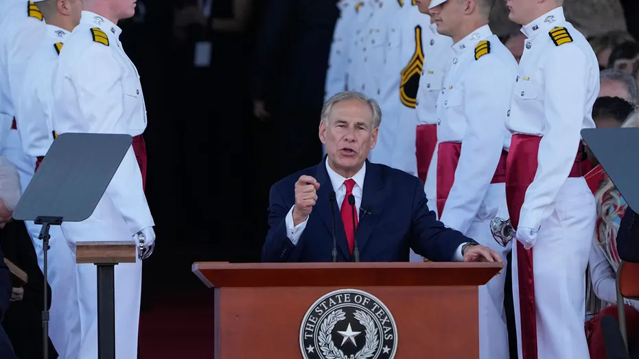 Texas Gov. Abbott entra no terceiro mandato com promessa de escolas mais seguras